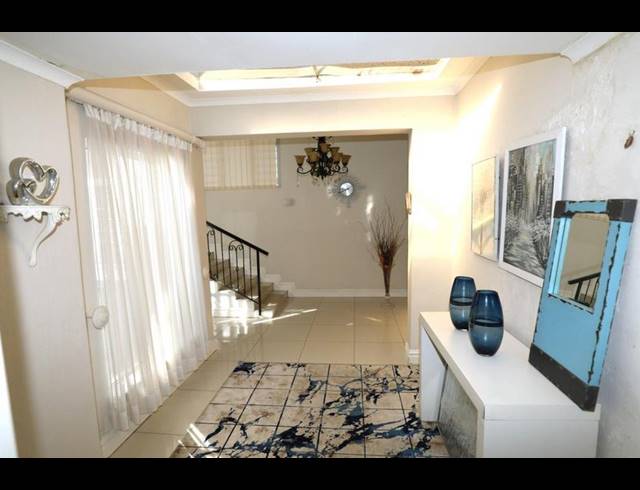 4 BEDROOM HOUSE FOR SALE IN PADFIELD PARK